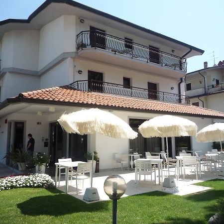 Hotel International Sirmione Exterior photo