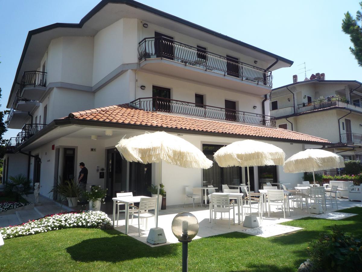 Hotel International Sirmione Exterior photo